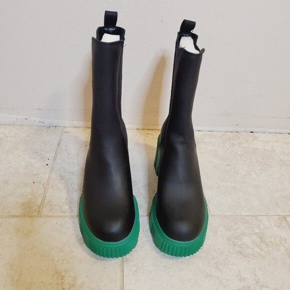 Vivian chunky lugsole chelsea boot in black and green lugsole chelsea boots - Picture 6 of 13